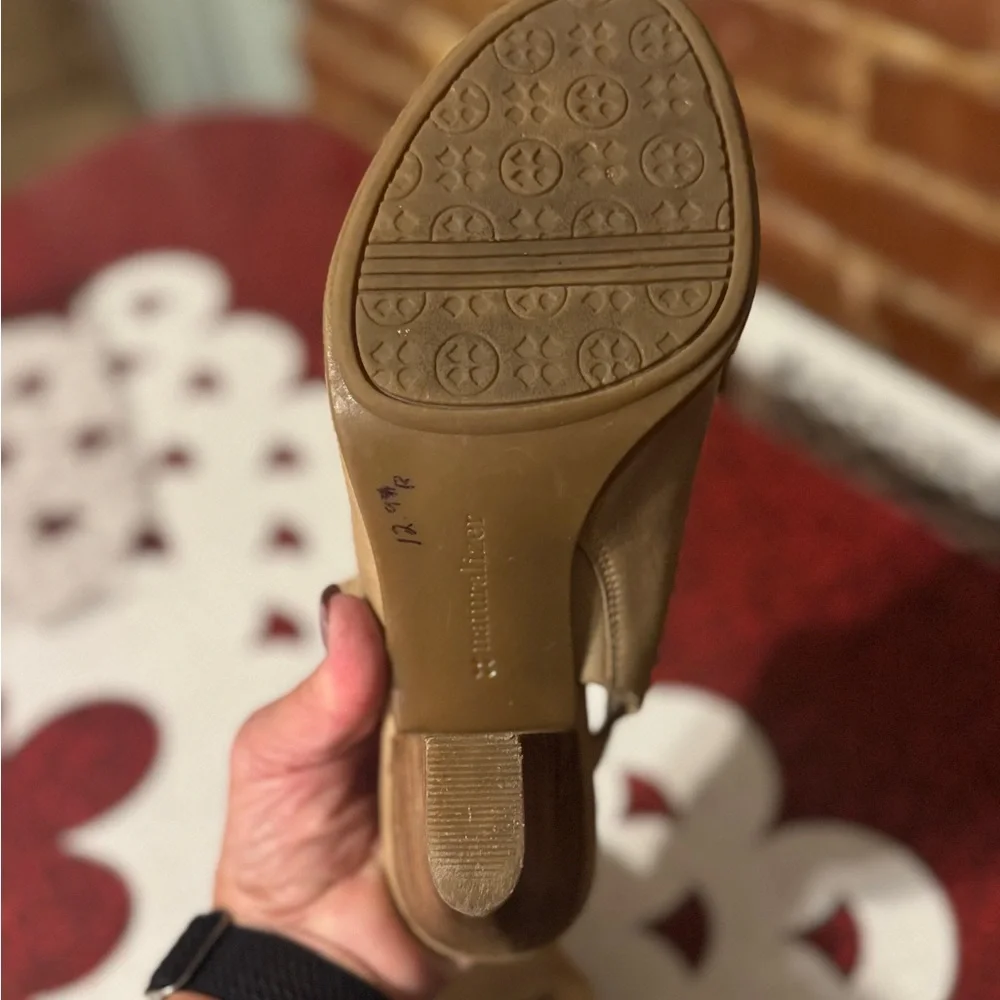 Naturalizer Tan Minimalist Slingback Sandals Size 7.5 - Picture 5 of 9